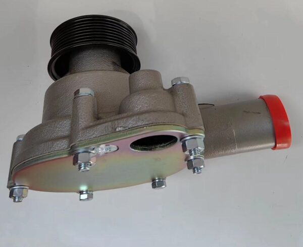 Yuchai YC4108 Water Pump D0305 1307020B 1.jpg